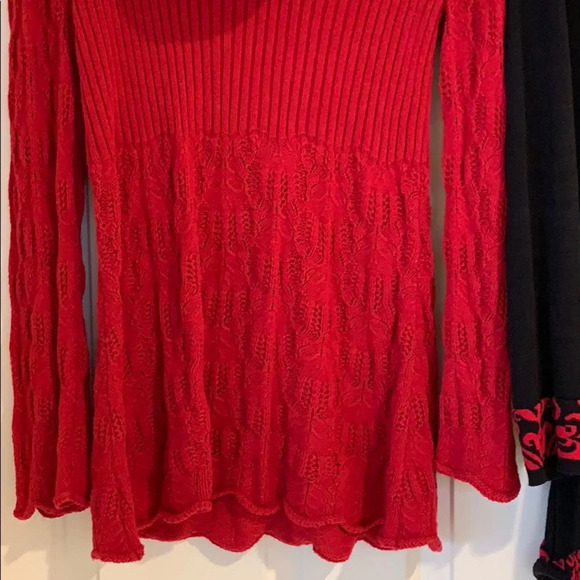 Bundle of 2 long Sweaters size Small Black Red - Picture 3 of 5